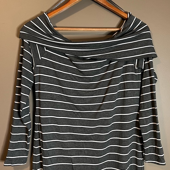 NWT! A pea in the pod striped maternity dress - Picture 8 of 10